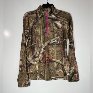 EUC Energy Zone Women’s Size M Camo And Pink Pullover